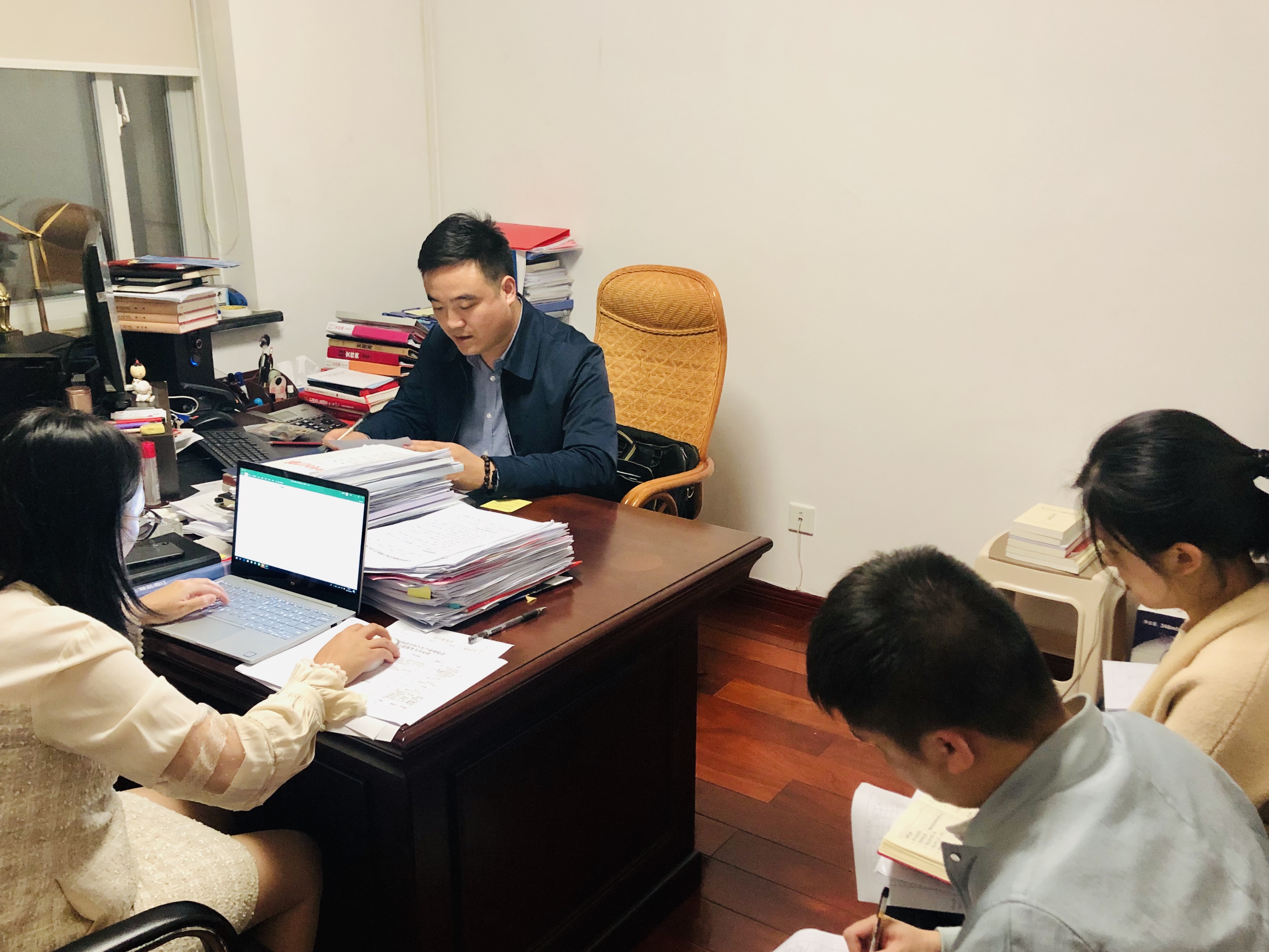 团区委党支部组织开展"不忘初心、牢记使命"主题教育十月份第四周集中学习