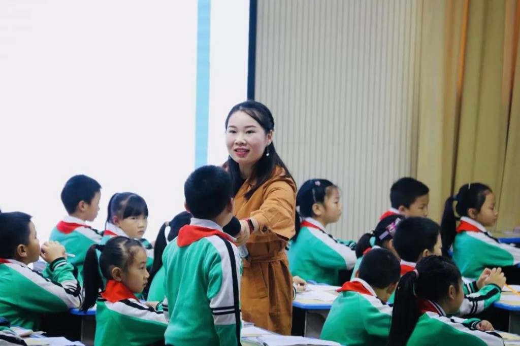 深度解读教材，创意设计教学 ——记天元区小学数学师徒结对课堂教学竞赛活动（第二场）