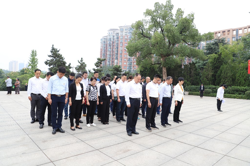 党支部培训班在流芳园悟初心