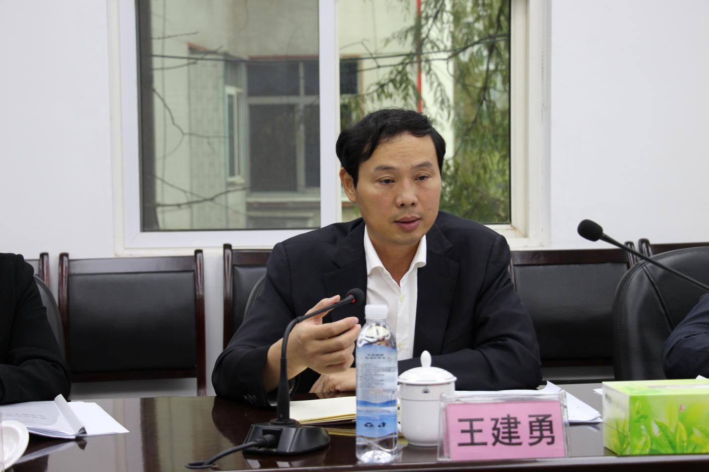 区委书记王建勇现场指导董家塅街道“不忘初心、牢记使命”主题教育第二次专题研讨