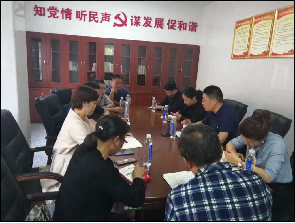 区城建局局长陈新明一行到新泉社区调研老旧小区、城中村整治工作情况