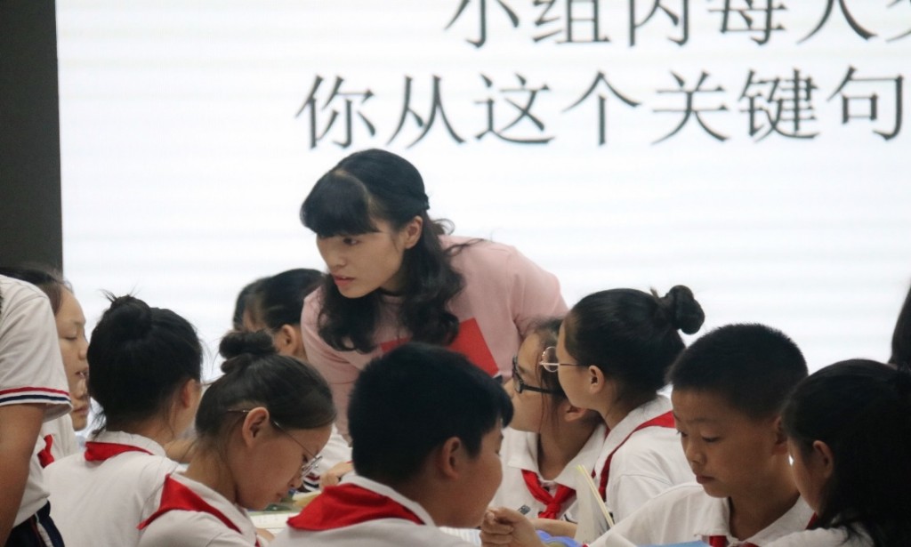 天元区承办株洲市小学语文统编教材策略单元教学专题研讨活动