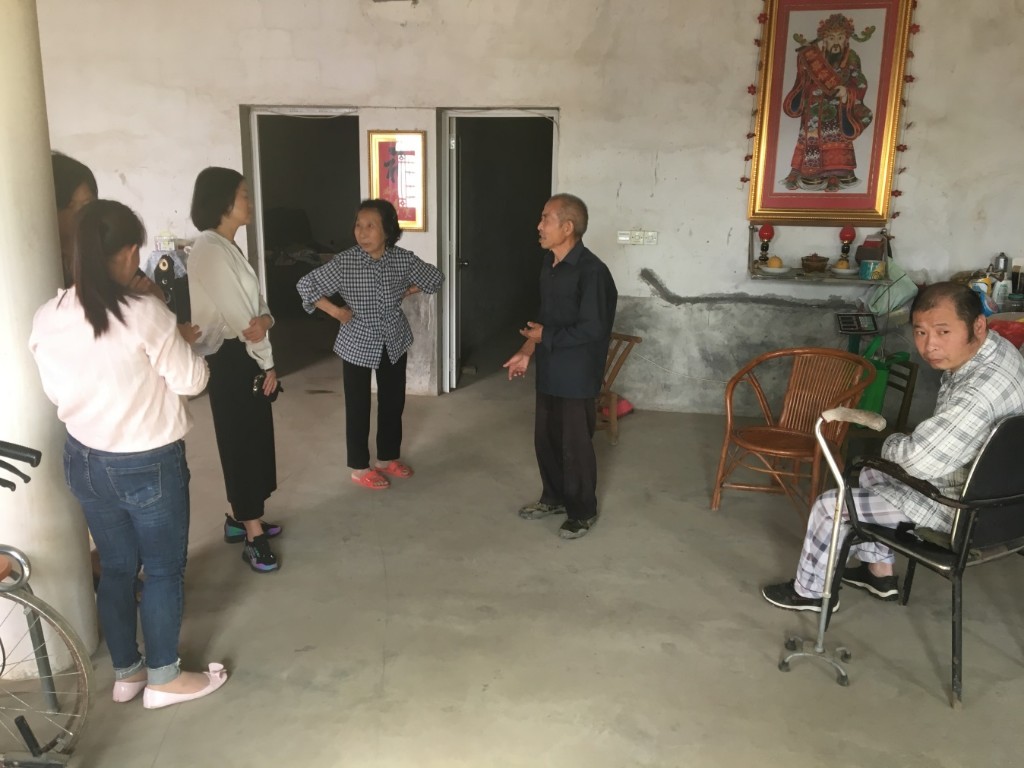 区残联：“四不两直”入户调查 深入推进主题教育