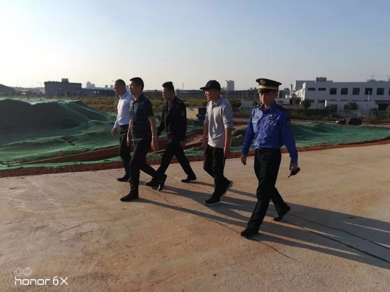 市城管支队对株洲高科集团扬尘污染防控工作 进行“一对一”指导