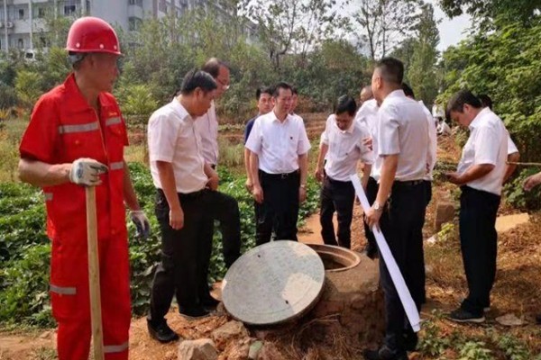 主题教育开到渠道边  为民服务解难在实处——攸县人民政府党组开展“不忘初心、牢记使命”主题教育
