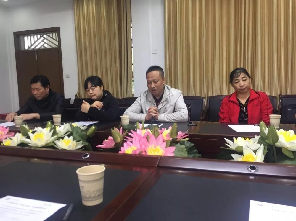 办满意食堂,保食品安全 ——天元区泰山学校开展“舌尖上的安全”民主生活会