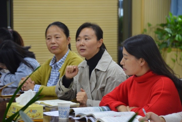 贴近指导 持续关注 做好服务 ——天元区教研室开展新教师课堂教学暨校级研培工作视导