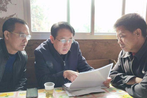 康月林采取“四不两直”方式督查脱贫攻坚工作