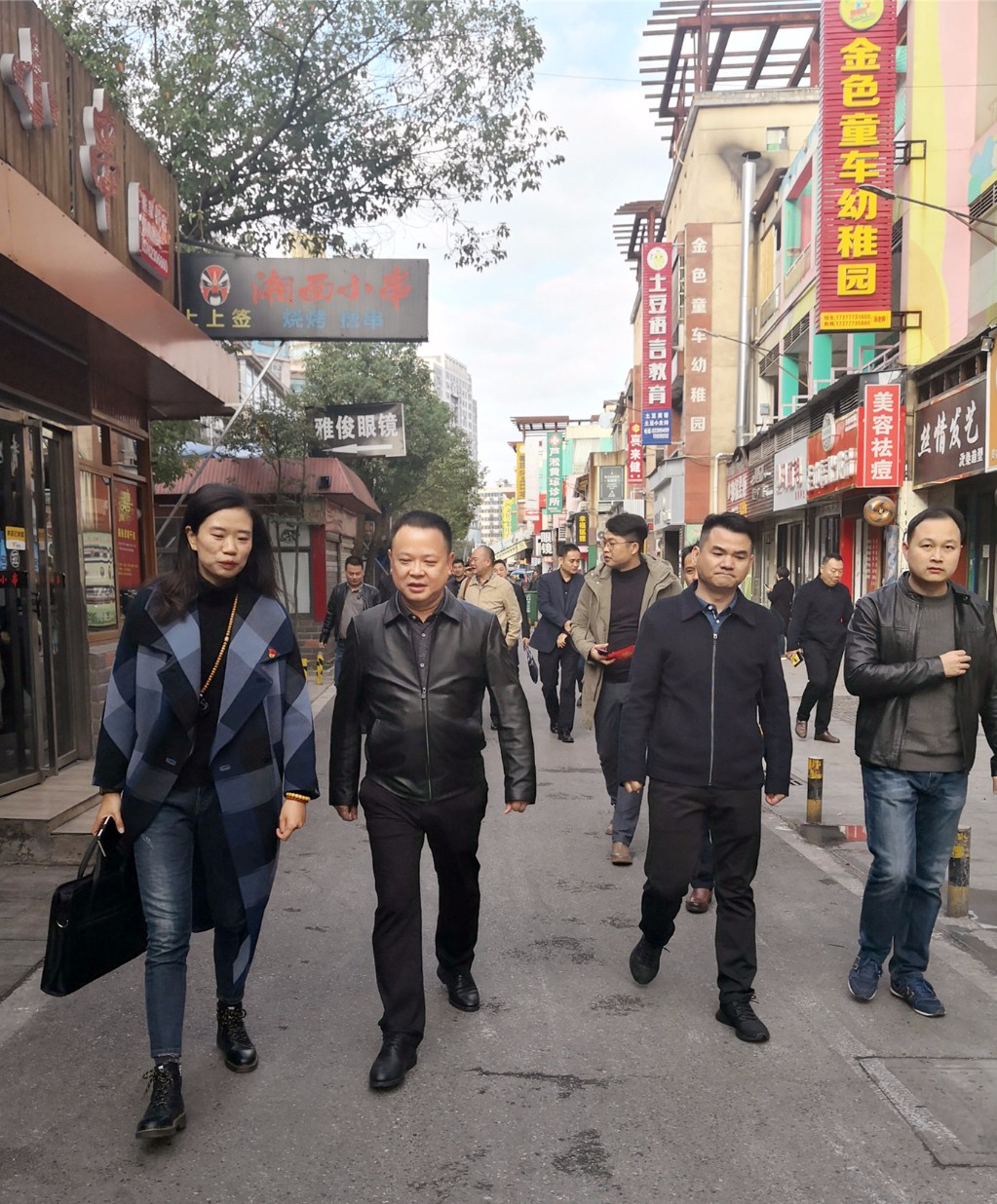 “坚持标准找差距，认真履职抓落实” —市城管局局长李晓彤到徐家桥社区开展党代表驻室活动