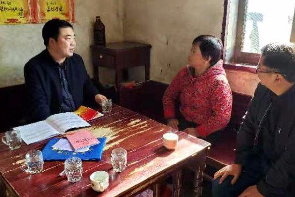 县委副书记李鹏程深入多个乡镇调研指导脱贫攻坚工作