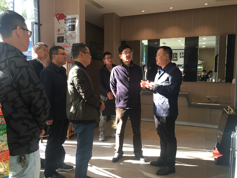 拉萨市考察团参观株洲市“建宁驿站”
