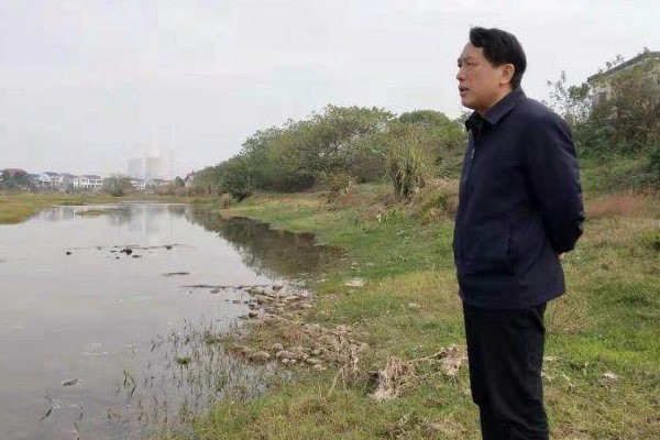 县委书记、县第一总河长康月林巡查攸河　履行河长职责