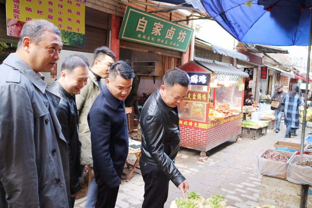 “坚持标准找差距，认真履职抓落实” —市城管局局长李晓彤到徐家桥社区开展党代表驻室活动
