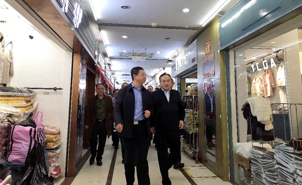 国家发改委就业司副司长常铁威一行调研芦淞服饰市场