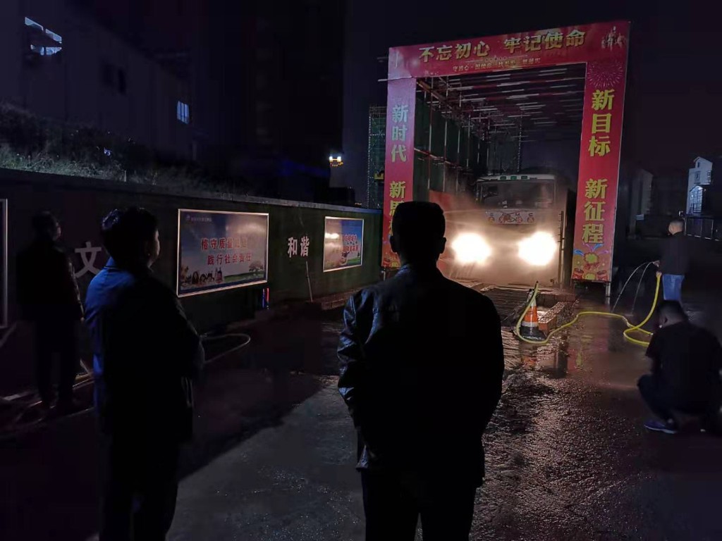副区长刘建南督查建设工地扬尘治理和整改情况