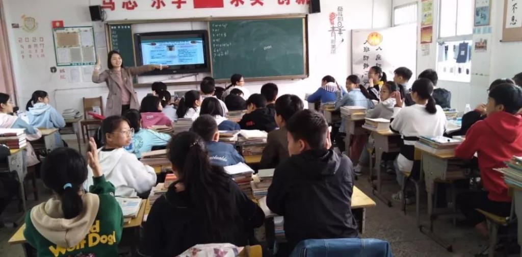 送教下乡显真情、结对共建促提升