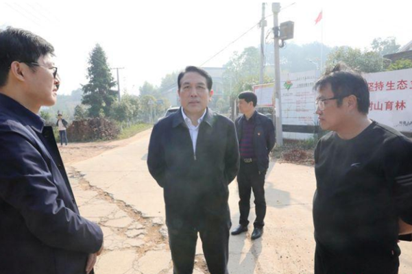 【不忘初心·牢记使命】县委书记康月林：直面问题抓整改　积极行动惠民生