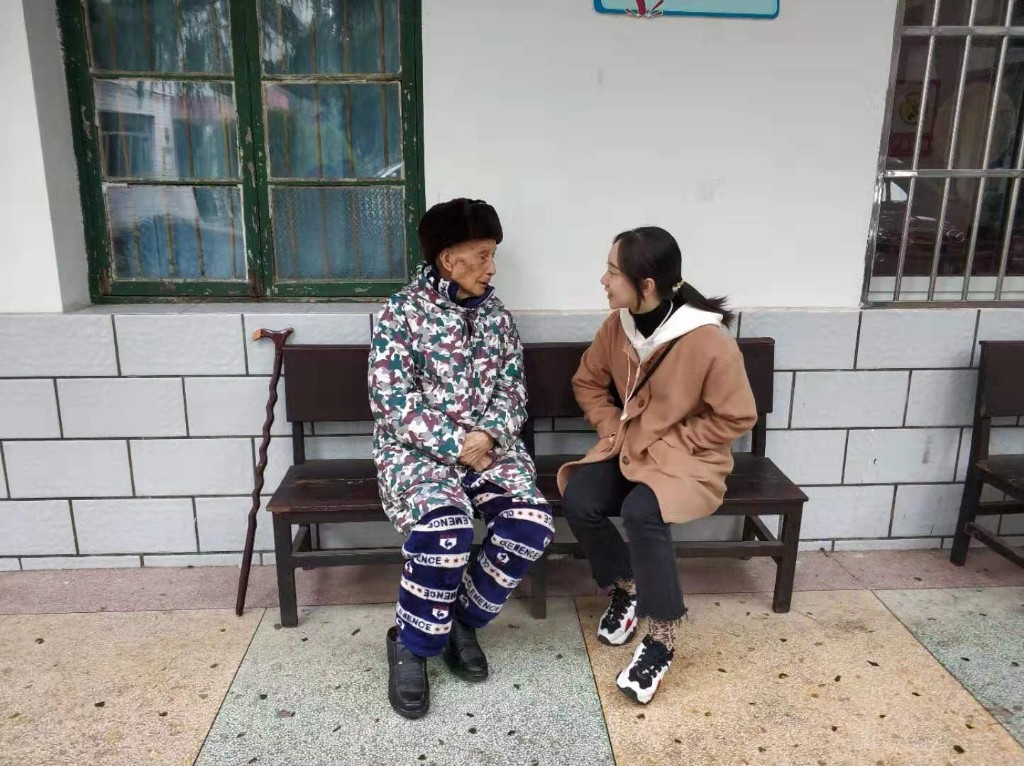 “暖暖冬日情，浓浓敬老爱”——区民政局志愿服务队开展“不忘初心、牢记使命”志愿服务活动