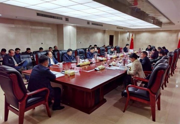 康月林主持召开县委常委会2019年第24次会议
