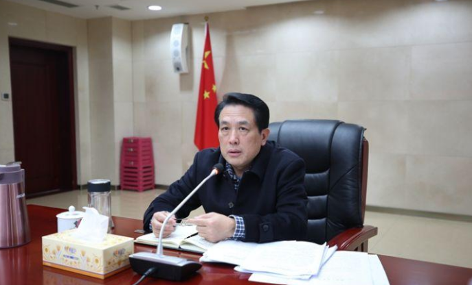 康月林主持召开县委常委会2019年第27次会议