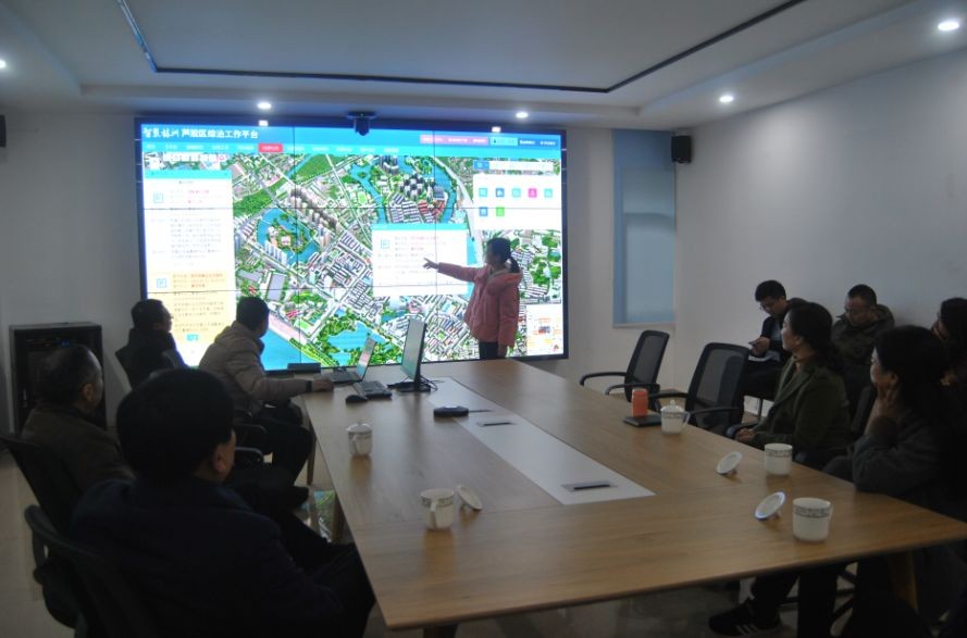 区委书记王建勇到贺家土街道调研“大工委”党建及网格化服务管理工作