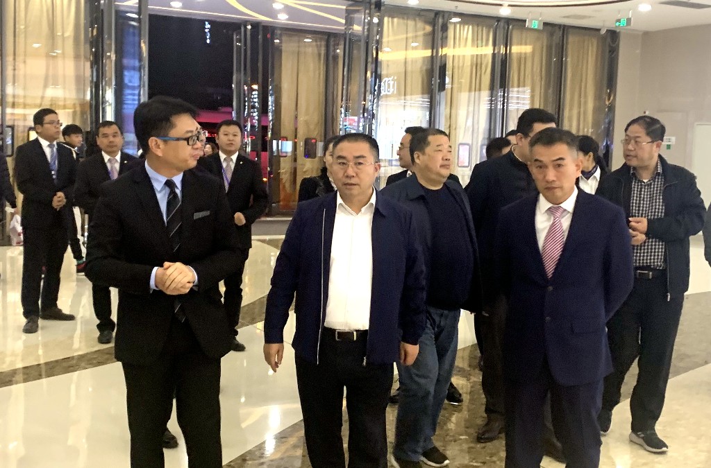 蔡周良率队赴江苏考察商业地产项目