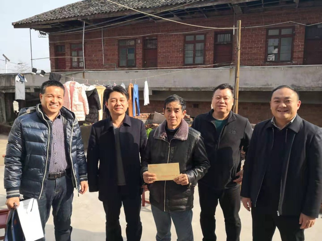 市政府金融办赴醴陵李山村指导脱贫攻坚走访慰问结对帮扶户