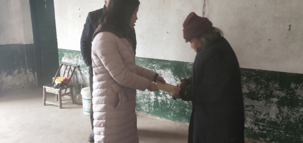 区残联：主题党日开展春节集中走访慰问活动