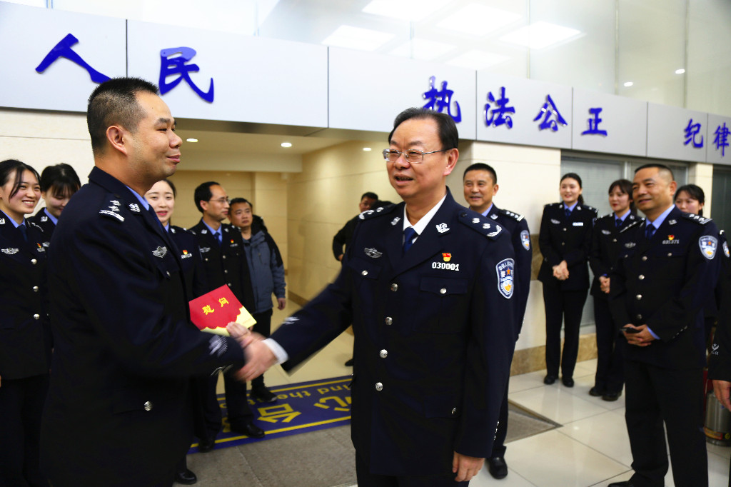 李晓葵同志一行深入一线开展节前慰问和安全生产督导