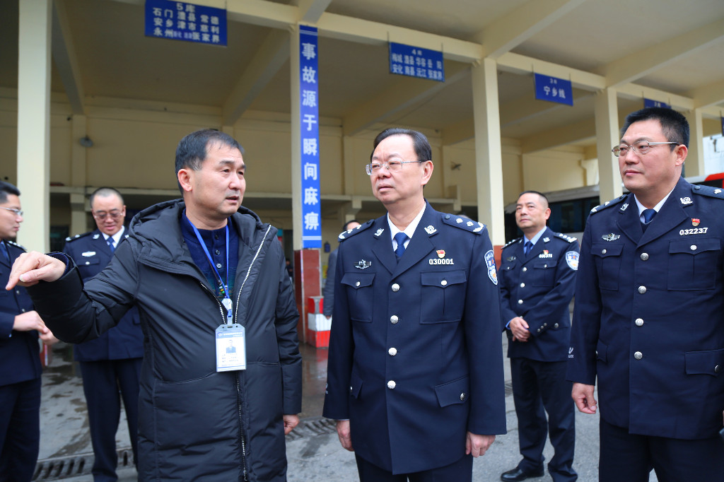 李晓葵同志一行深入一线开展节前慰问和安全生产督导