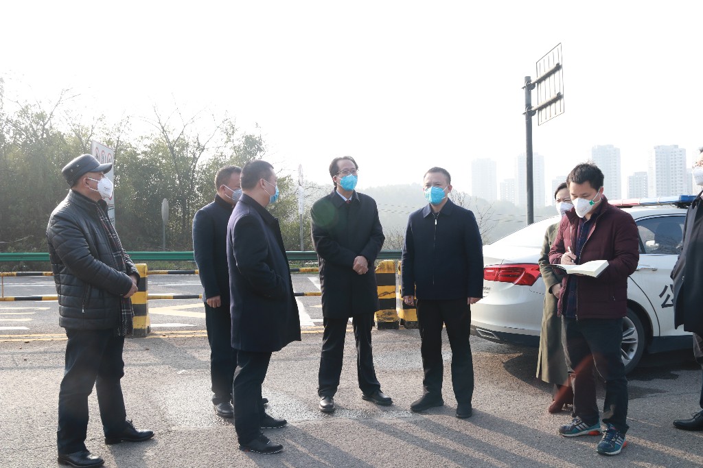 市政协主席蔡溪督查荷塘区新型冠状病毒感染的肺炎防控工作