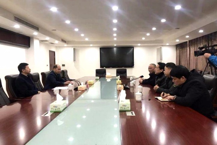 市委副书记王洪斌来攸慰问因公殉职扶贫干部吴爱秋的家属