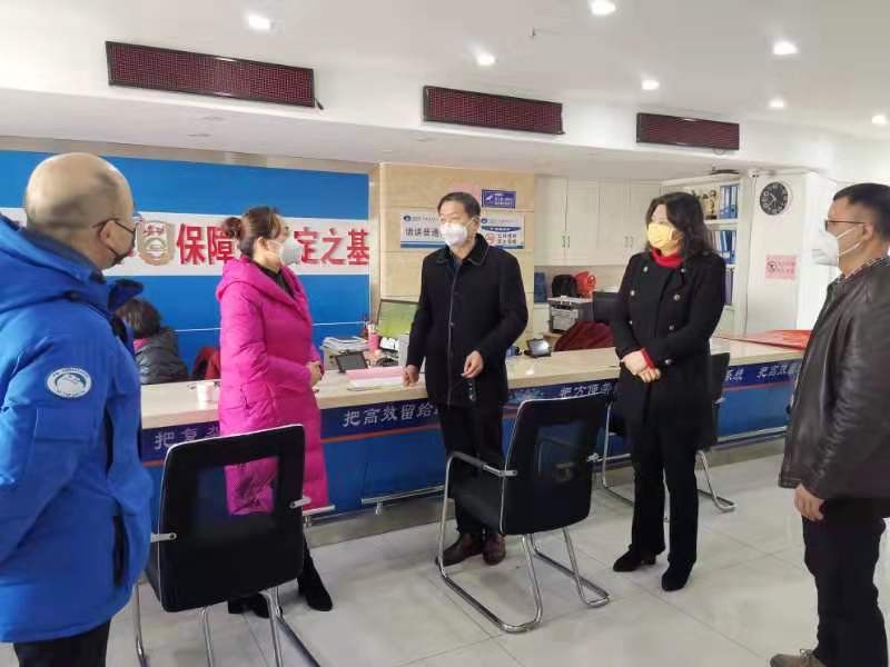 区领导分赴荷塘区各地督导疫情防控工作