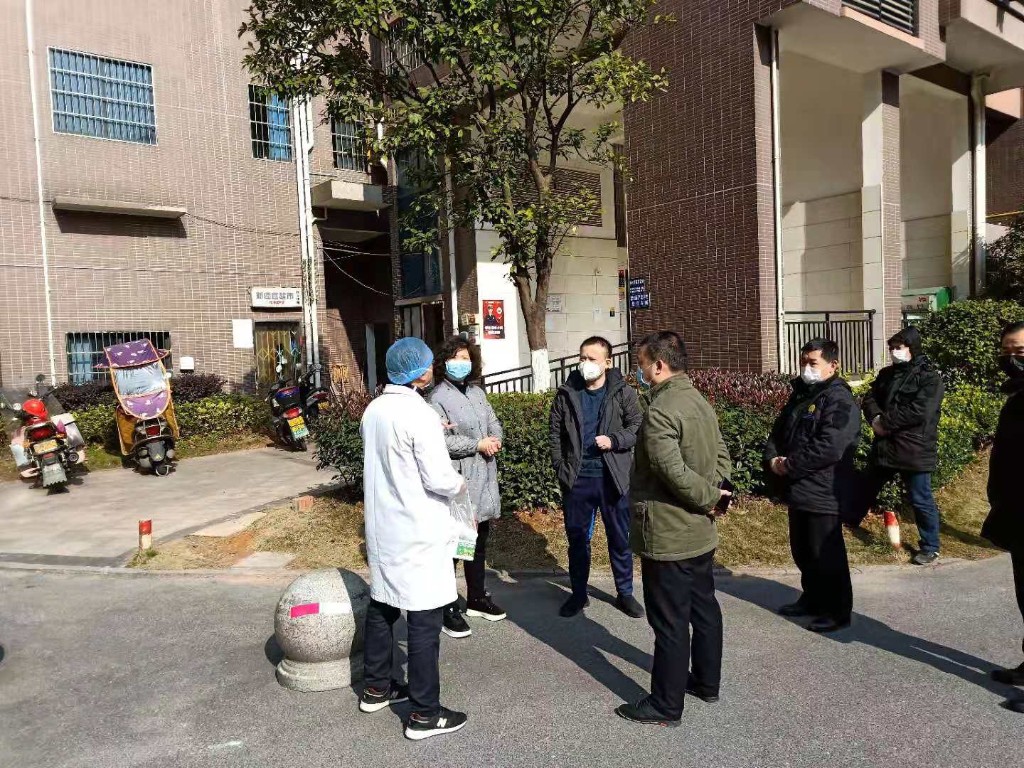 区领导分赴荷塘区各地督导疫情防控工作