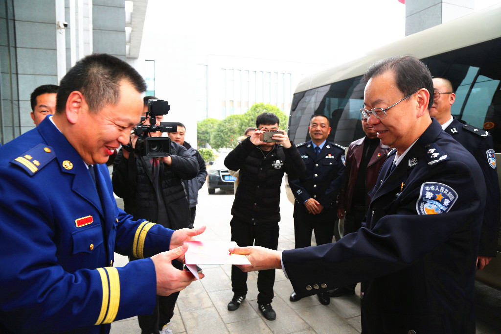 李晓葵同志一行深入一线开展节前慰问和安全生产督导
