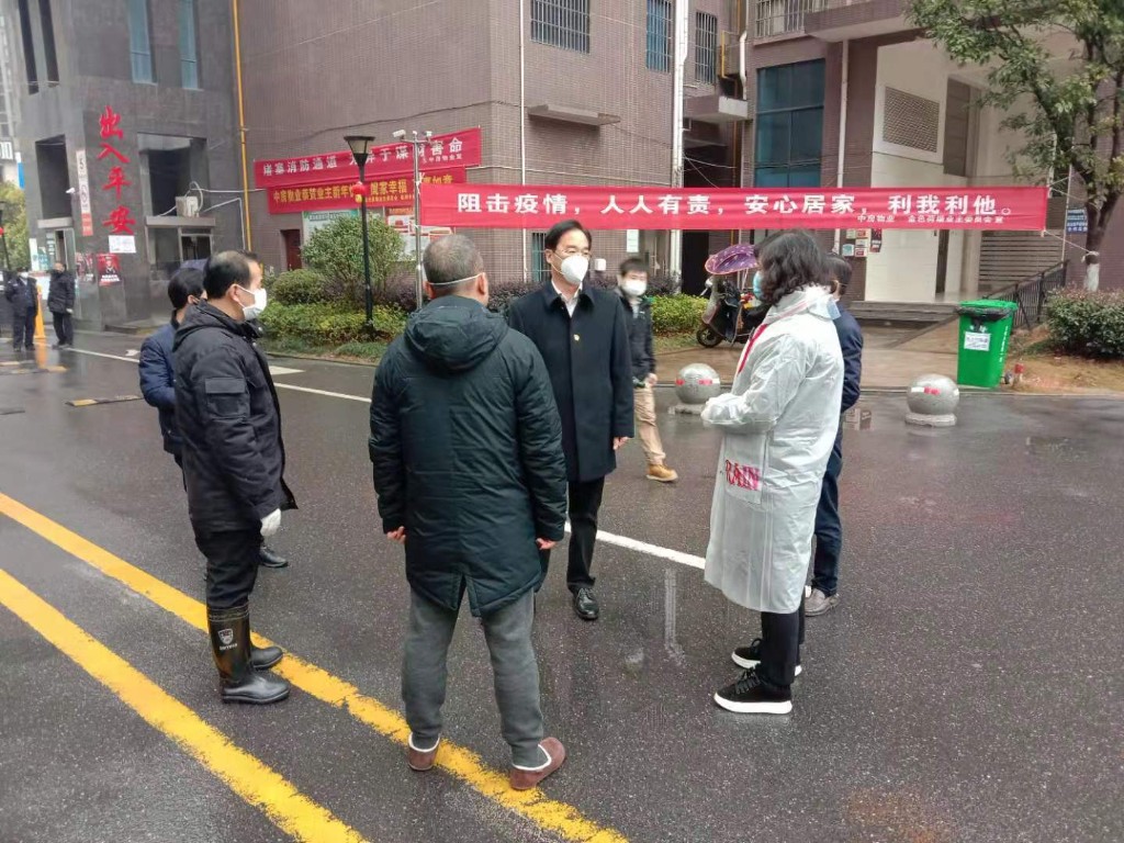 王利波深入重点区域督导疫情防控工作