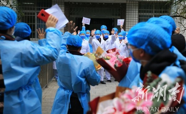 在习近平总书记重要讲话指引下｜为打赢疫情防控阻击战注入强大信心和力量