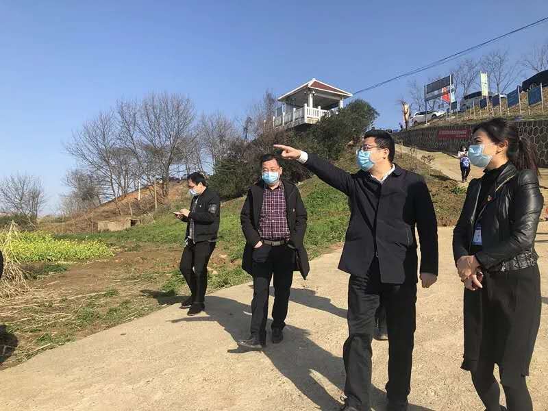 送物资、表慰问、鼓士气 | 株洲市生态环境局赴社区慰问一线抗疫队员