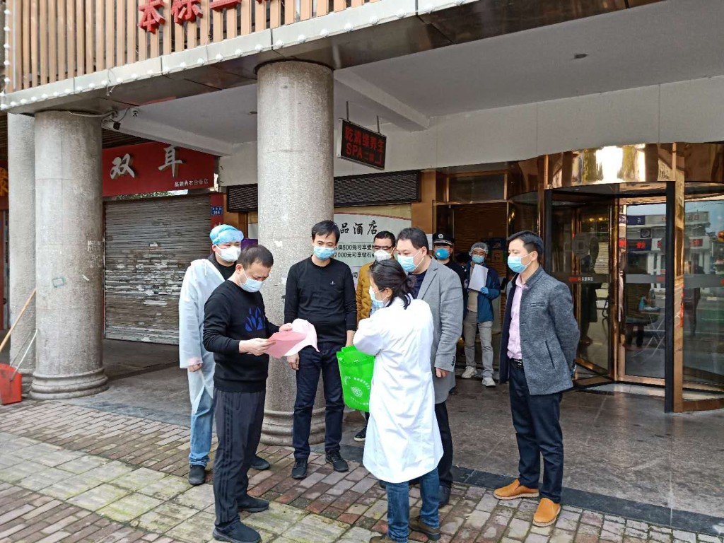 邬凌云现场督导防疫管控工作