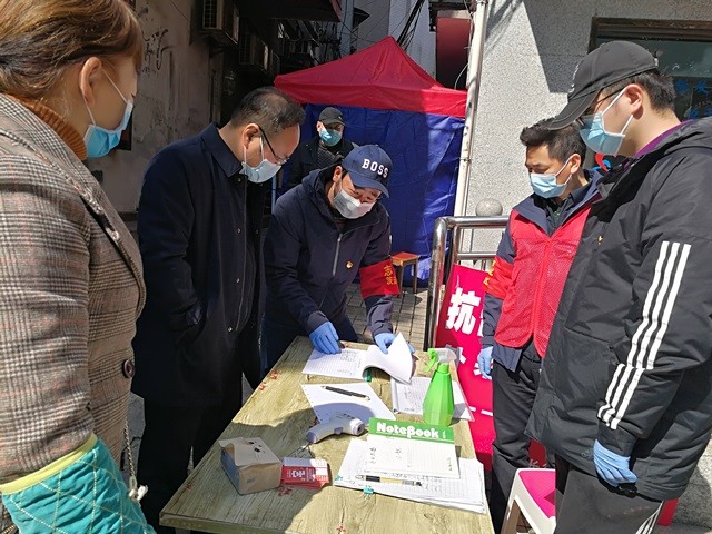 疫情不止  队伍不撤  支援不断---市发展改革委党组书记、主任向平督导慰问驻社区防疫工作队