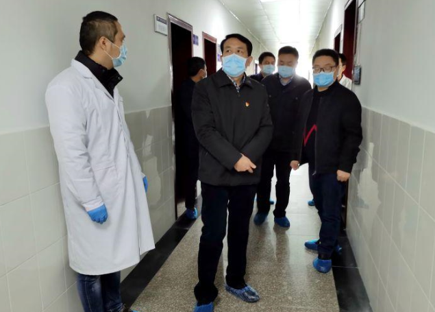 康月林督导疫情防控工作 要求:继续保持高昂的战斗姿态 筑牢疫情防控网