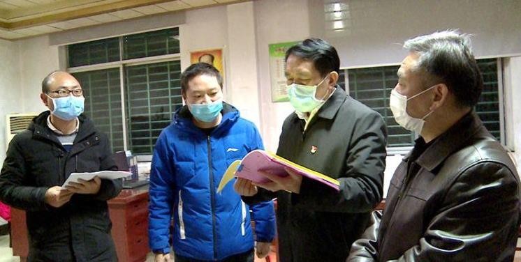 康月林采取“四不两直”方式深入村、社区暗访检查疫情防控工作