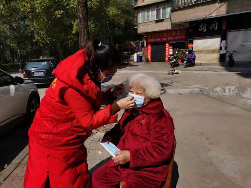 茨菇塘街道：抗疫期间关爱困难群众"不打折"