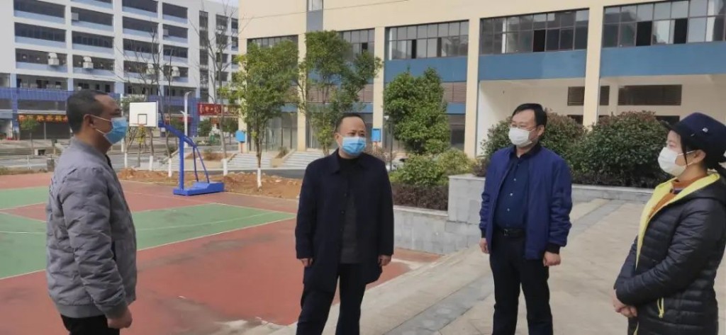 区长杨晓江：以六项举措确保疫情防控和复工复产两手抓、两促进
