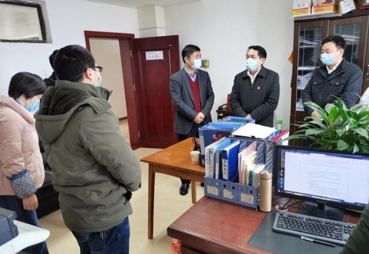 康月林督导疫情防控工作 看望慰问防疫一线工作人员