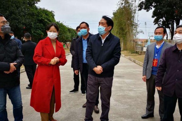县委书记康月林督导企业和重点项目复工复产和疫情防控工作