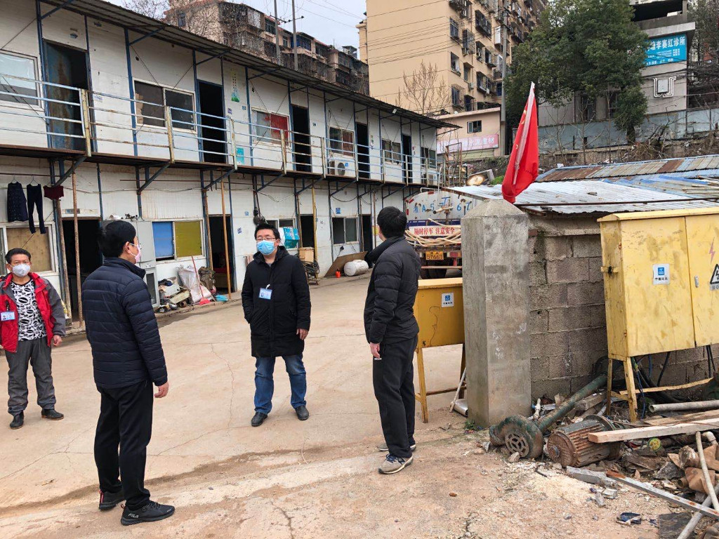 区住建局开展部分建筑工地复工后的疫情防控检查