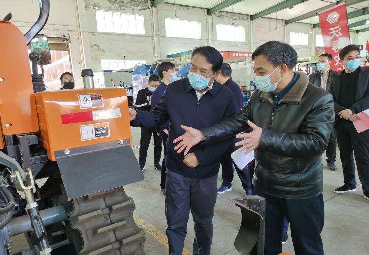 康月林督导疫情防控和春耕备耕工作　强调：一手抓防疫　一手抓生产　确保经济社会发展平稳有序运行
