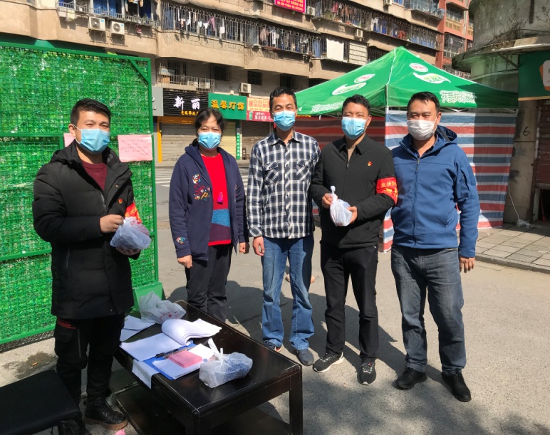 守好第一道防线 当好群众"贴心人"  ——市信访局党员干部进社区、企业抗疫日志