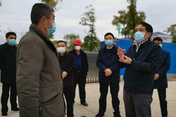县委书记康月林督导企业和重点项目复工复产和疫情防控工作